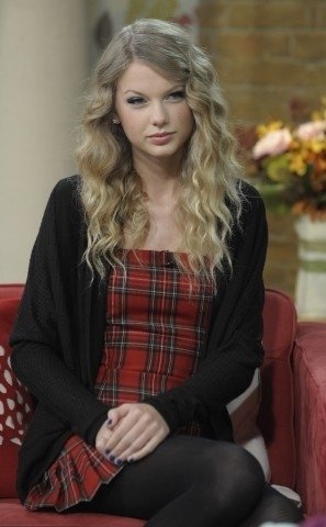 Taylor Swift at This Morning — photo 3