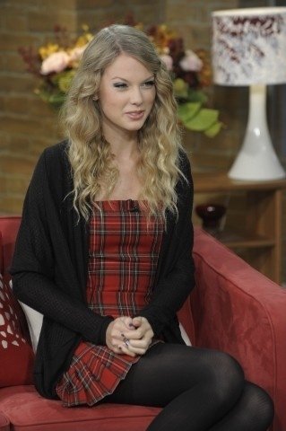 Taylor Swift at This Morning — photo 6