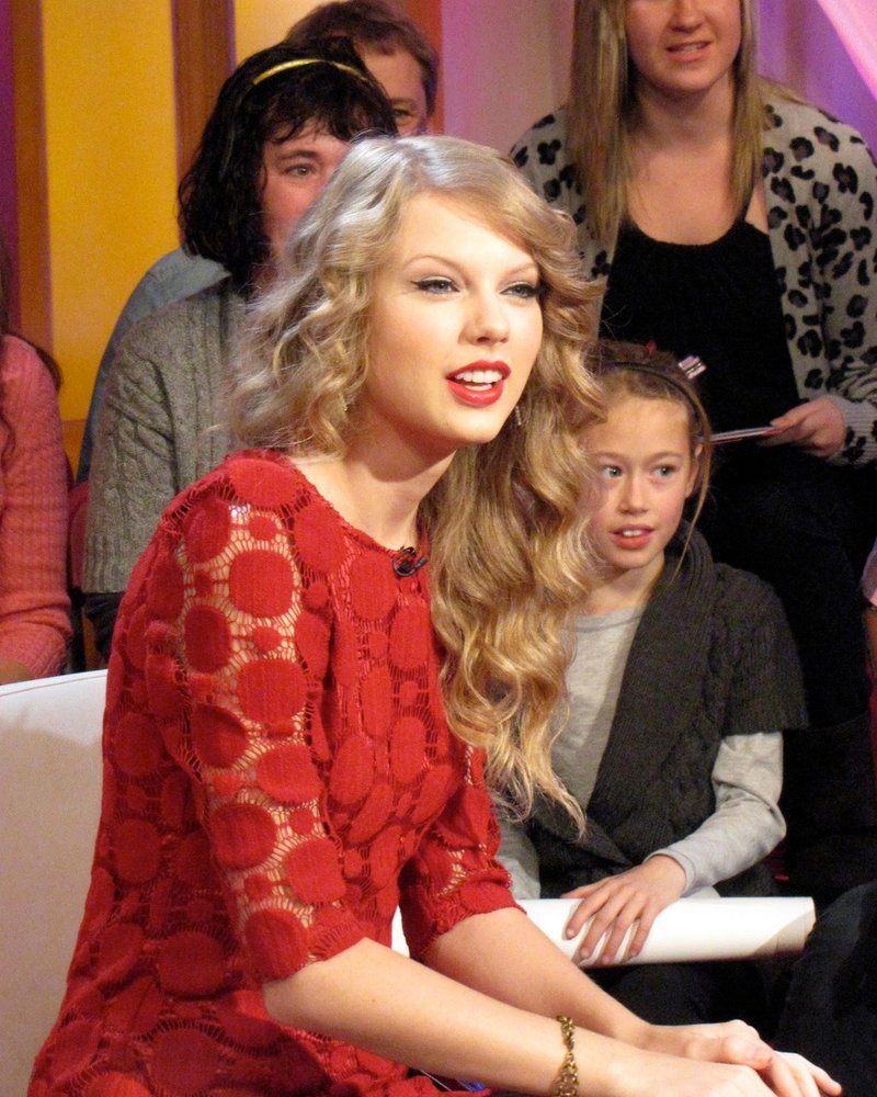 Taylor Swift at Canada AM — photo 8