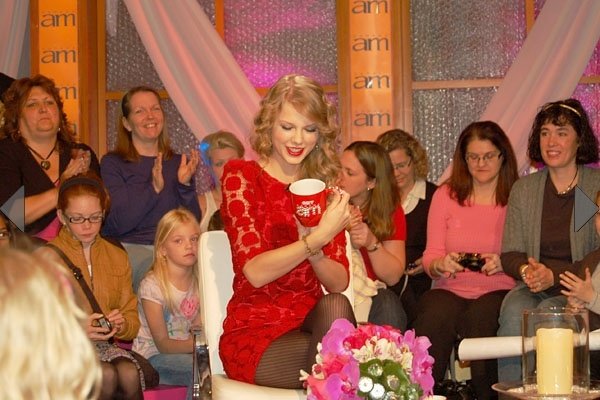 Taylor Swift at Canada AM — photo 10