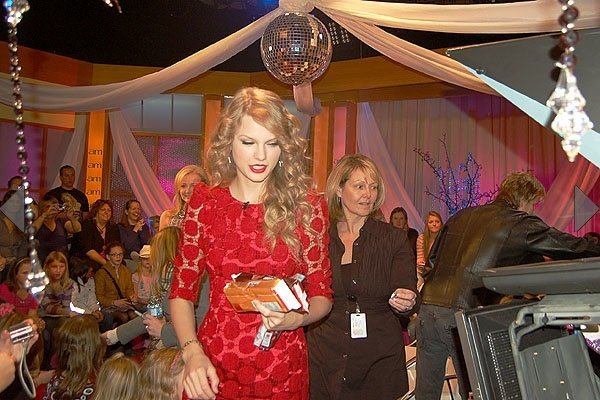 Taylor Swift at Canada AM — photo 17
