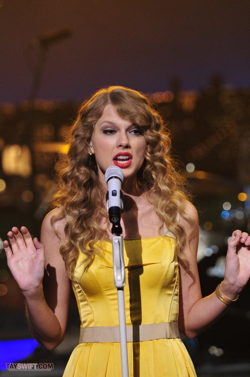 Taylor Swift at Late Show With David Letterman — photo 11