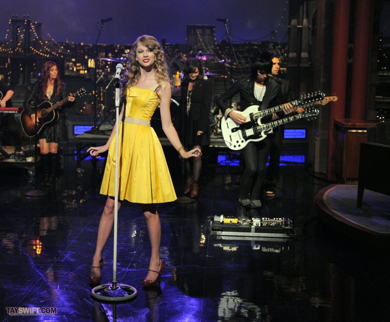 Taylor Swift at Late Show With David Letterman — photo 19