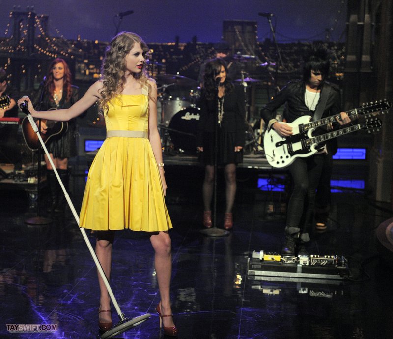 Taylor Swift at Late Show With David Letterman — photo 21