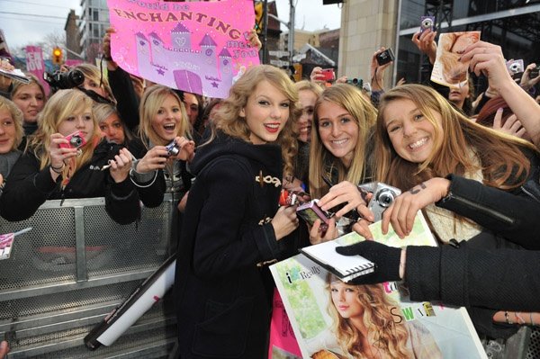 Taylor Swift at MuchMusic — photo 13