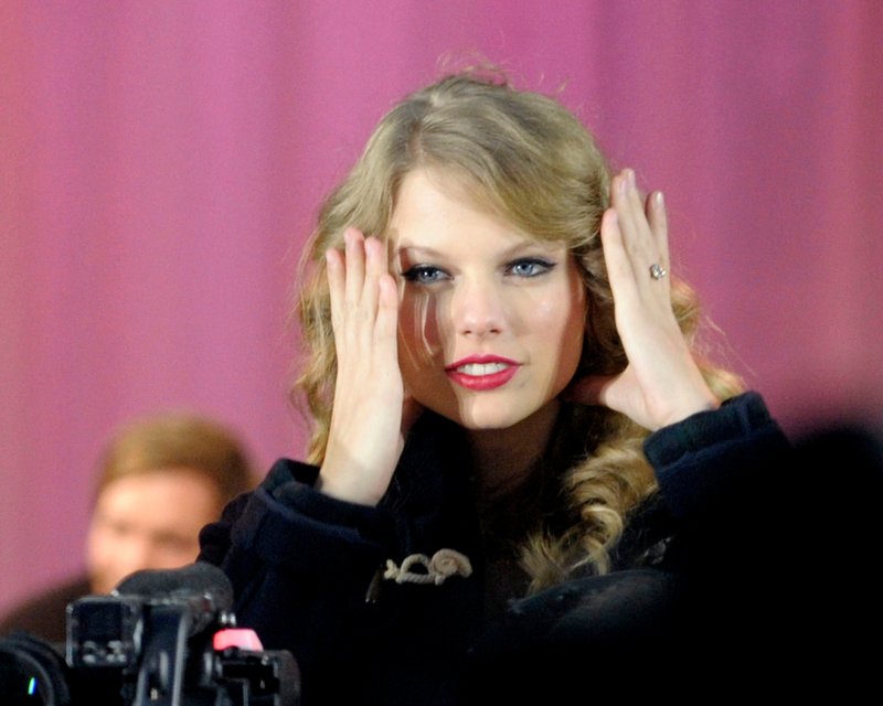 Taylor Swift at MuchMusic — photo 32