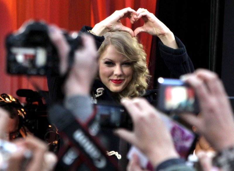 Taylor Swift at MuchMusic — photo 37