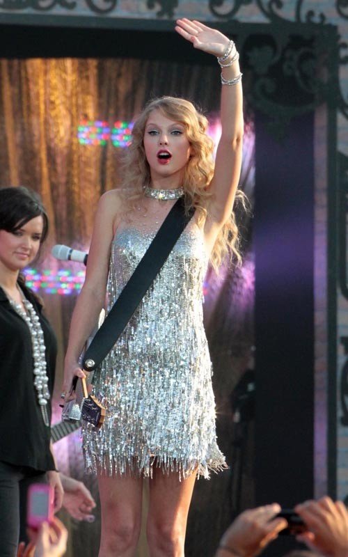 Taylor Swift at NFL Opening Kickoff — photo 7