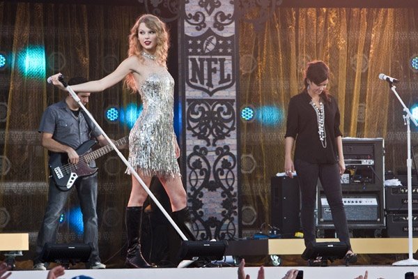 Taylor Swift at NFL Opening Kickoff — photo 16