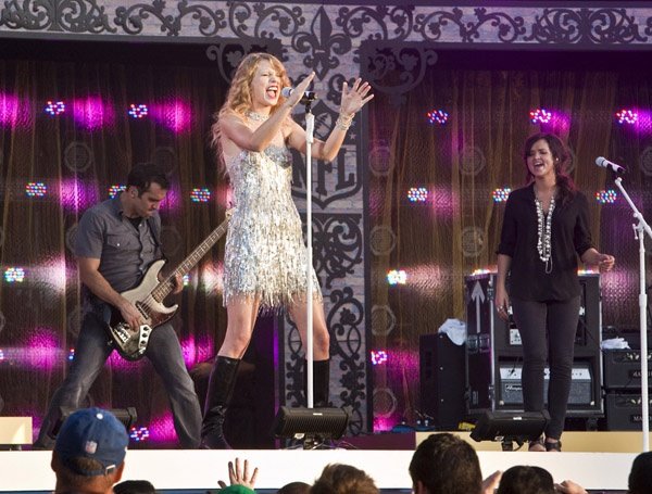 Taylor Swift at NFL Opening Kickoff — photo 27