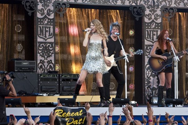 Taylor Swift at NFL Opening Kickoff — photo 31