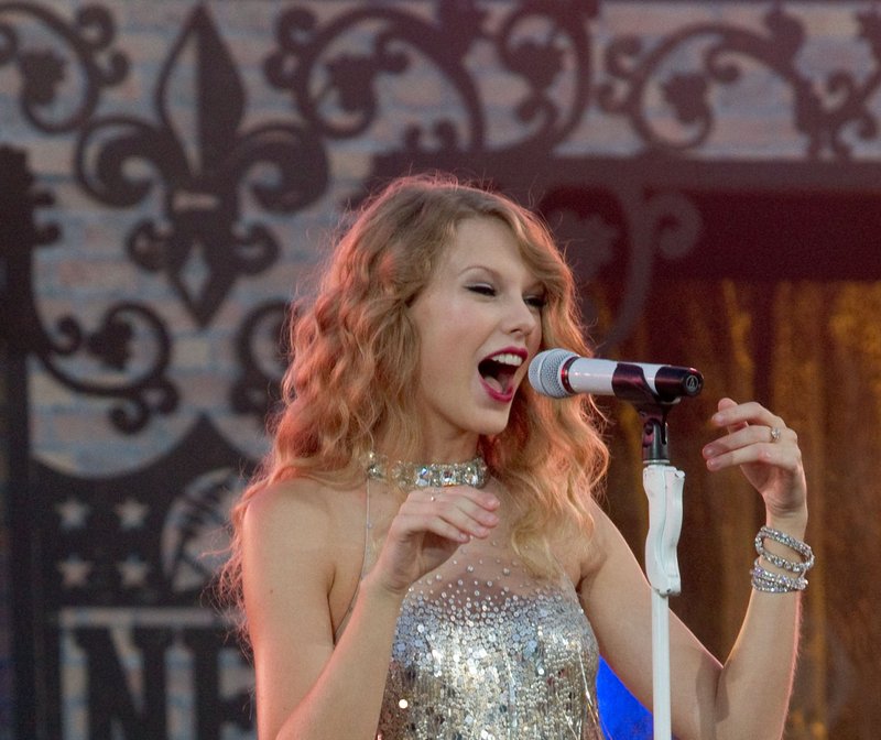Taylor Swift at NFL Opening Kickoff — photo 39