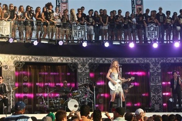 Taylor Swift at NFL Opening Kickoff — photo 45
