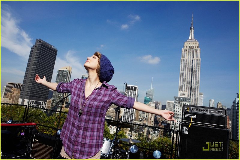 "Taylor Swift: Speak Now" Thanksgiving Concert Special