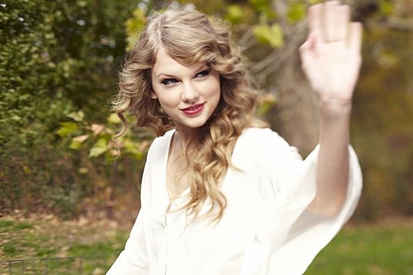 Taylor Swift at "Taylor Swift: Speak Now" Thanksgiving Concert Special — photo 4