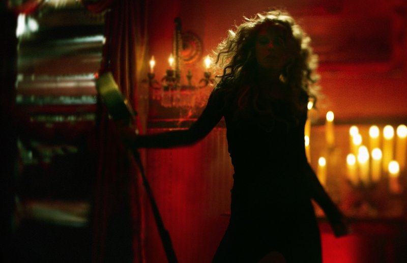 Taylor Swift at "Taylor Swift: Speak Now" Thanksgiving Concert Special — photo 17