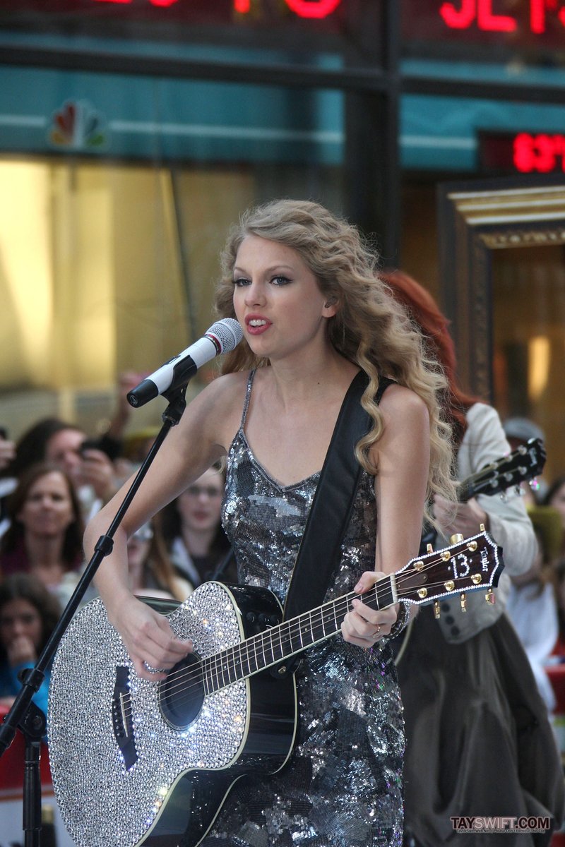 Taylor Swift at The Today Show — photo 4