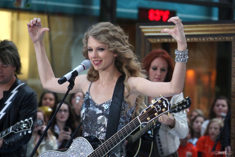 Taylor Swift at The Today Show — photo 5
