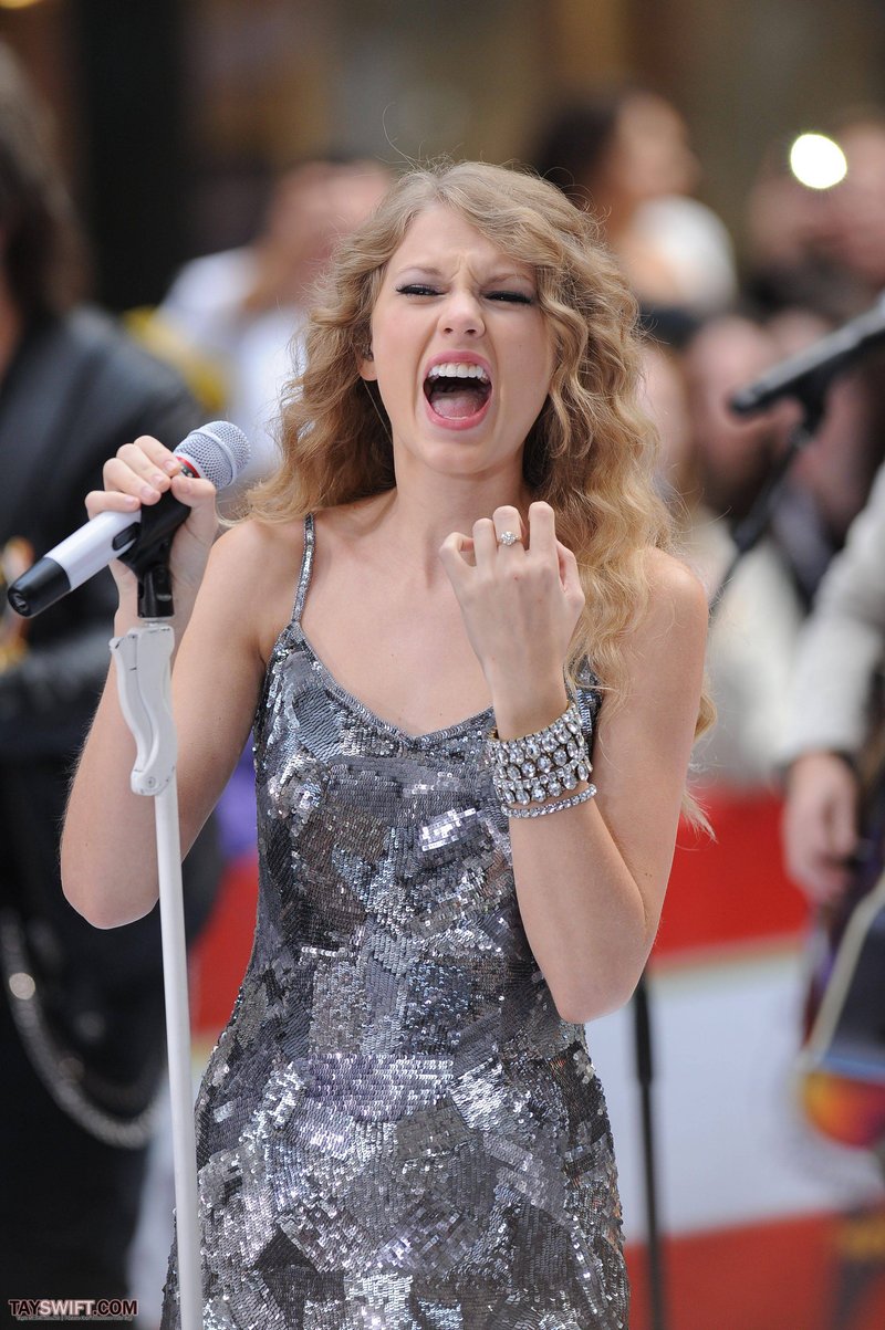 Taylor Swift at The Today Show — photo 35