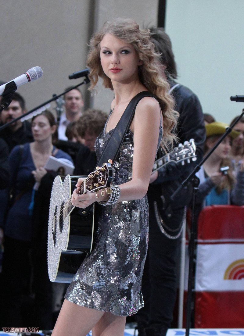 Taylor Swift at The Today Show — photo 41