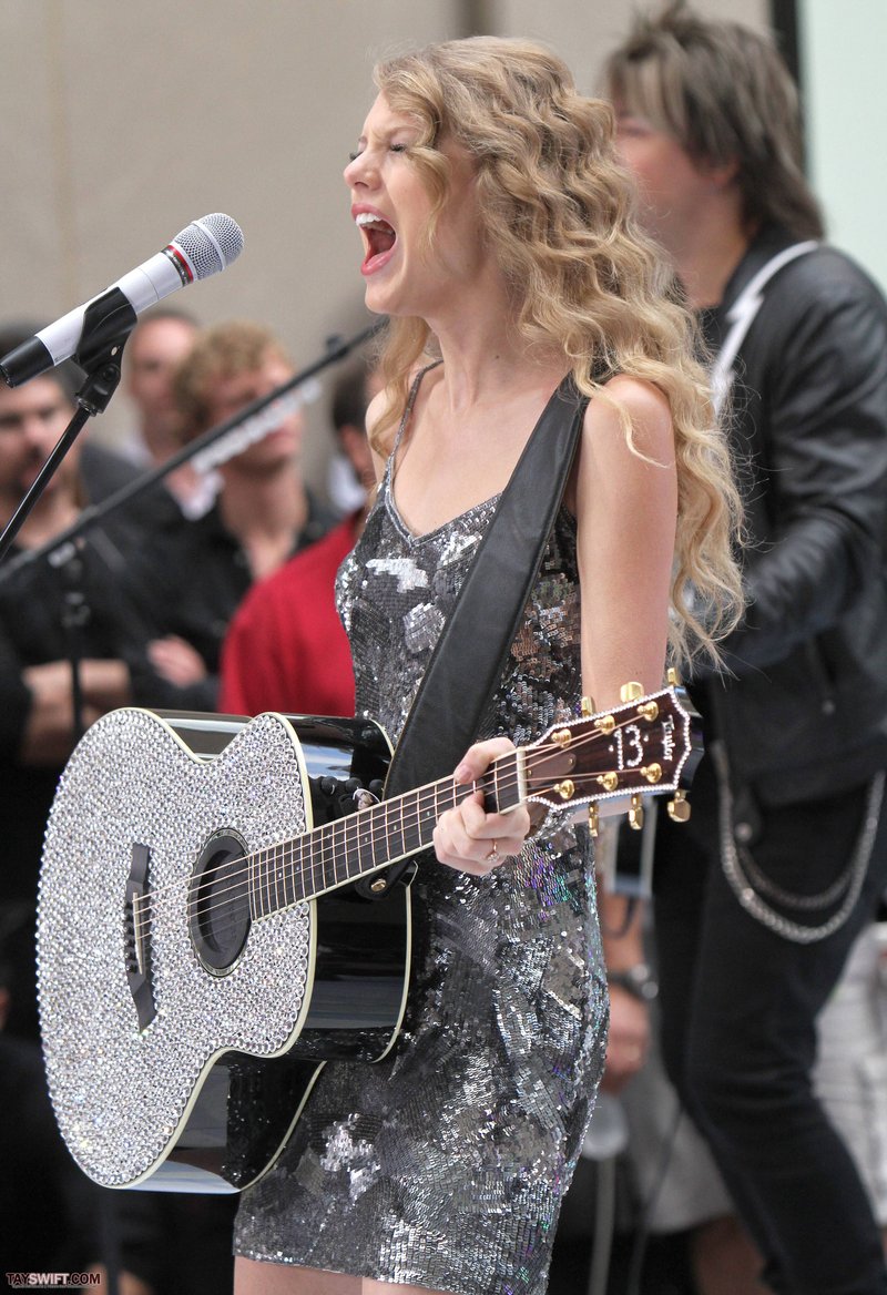 Taylor Swift at The Today Show — photo 52