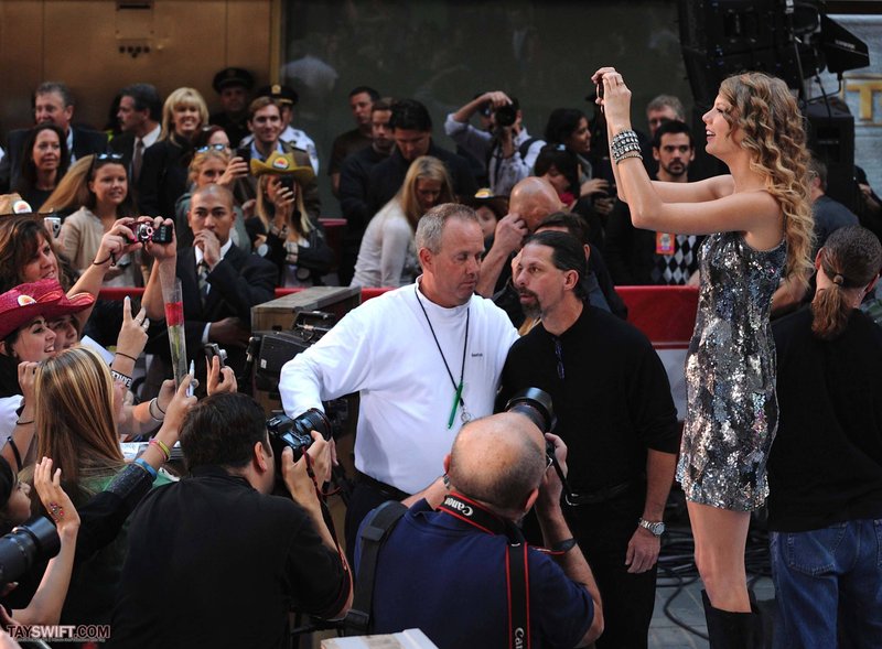 Taylor Swift at The Today Show — photo 63