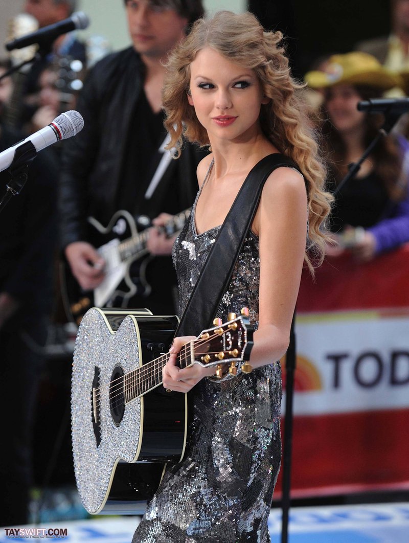 Taylor Swift at The Today Show — photo 71