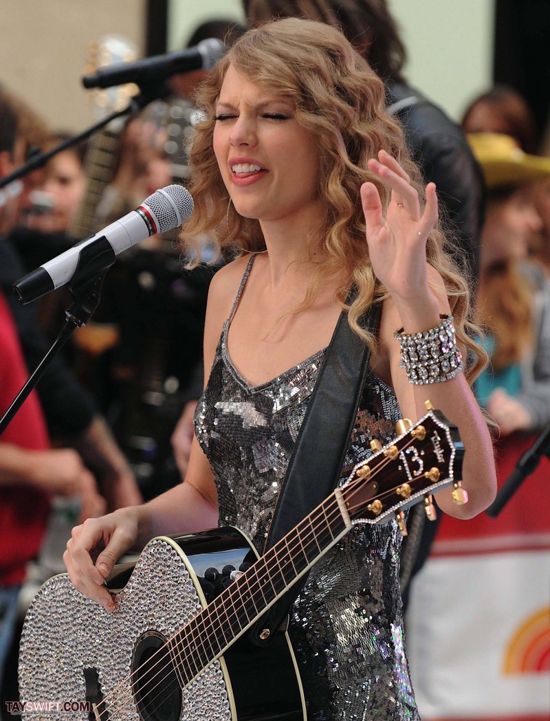 Taylor Swift at The Today Show — photo 80