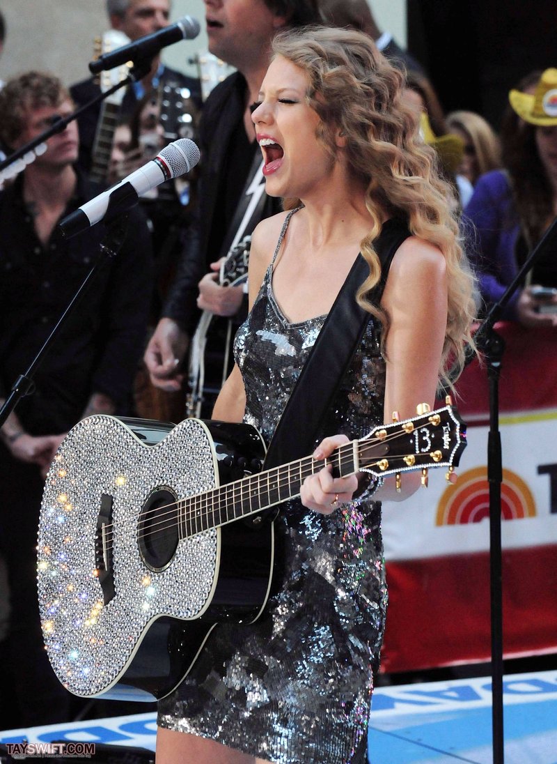 Taylor Swift at The Today Show — photo 99