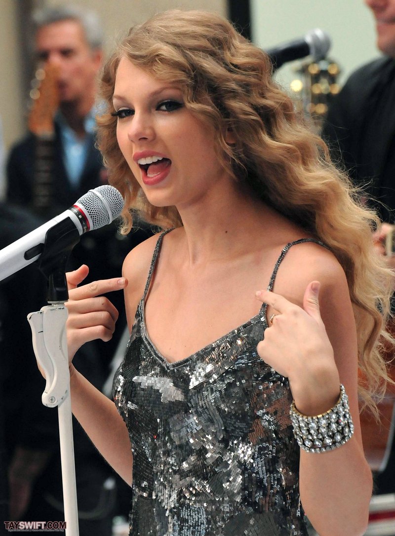 Taylor Swift at The Today Show — photo 107