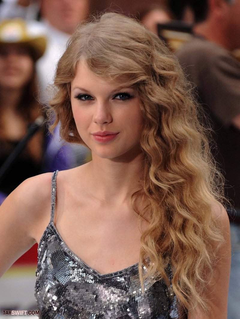Taylor Swift at The Today Show — photo 185