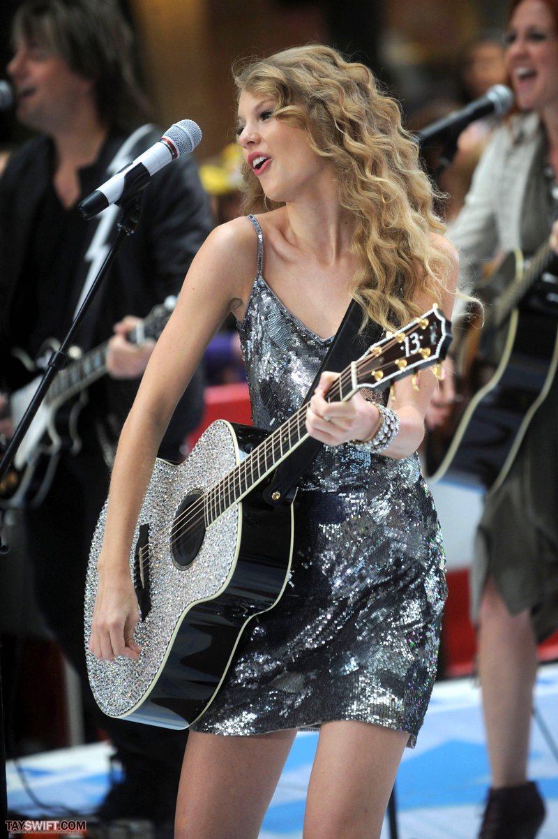 Taylor Swift at The Today Show — photo 194
