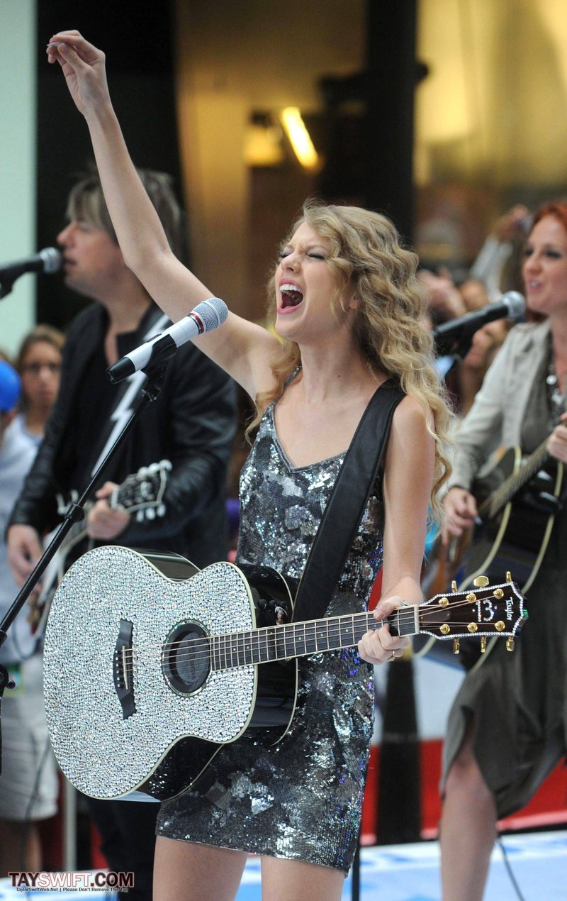 Taylor Swift at The Today Show — photo 205