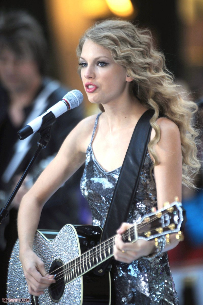 Taylor Swift at The Today Show — photo 213