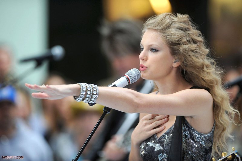 Taylor Swift at The Today Show — photo 218