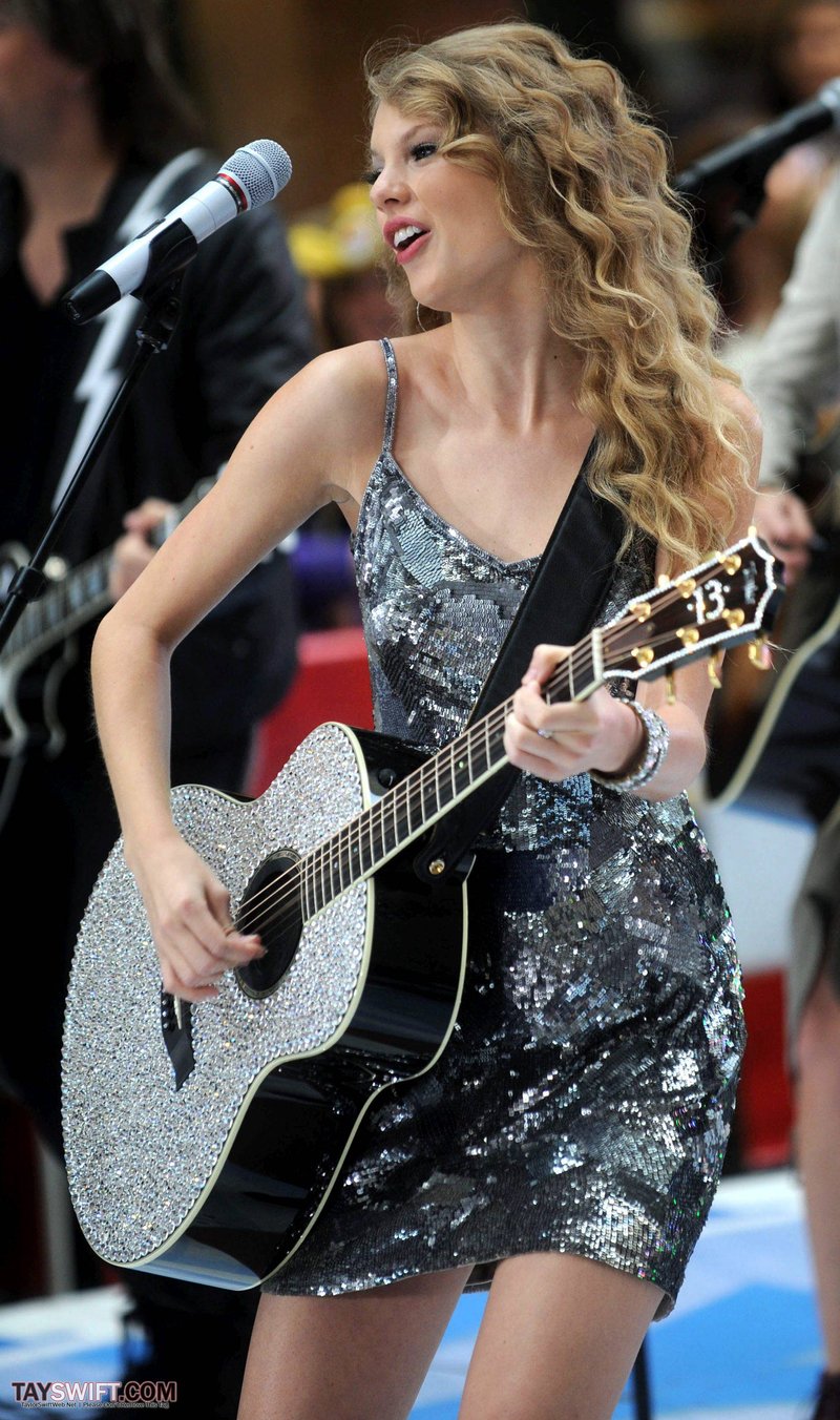 Taylor Swift at The Today Show — photo 225
