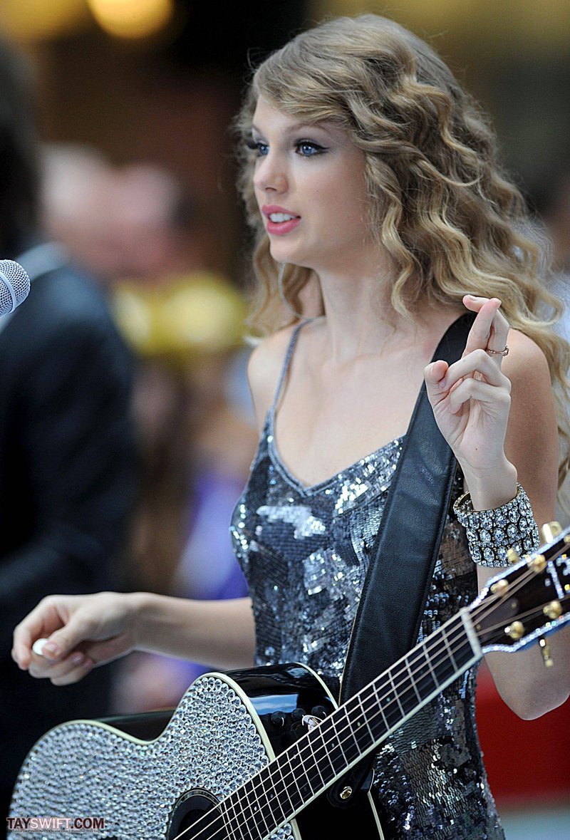 Taylor Swift at The Today Show — photo 229