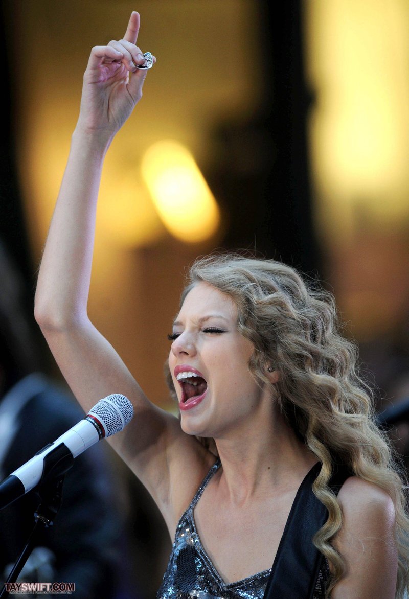 Taylor Swift at The Today Show — photo 230