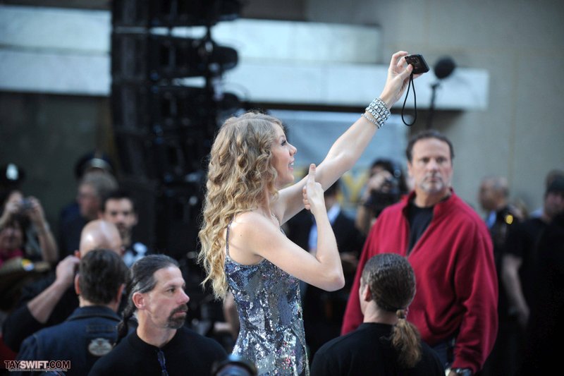 Taylor Swift at The Today Show — photo 236