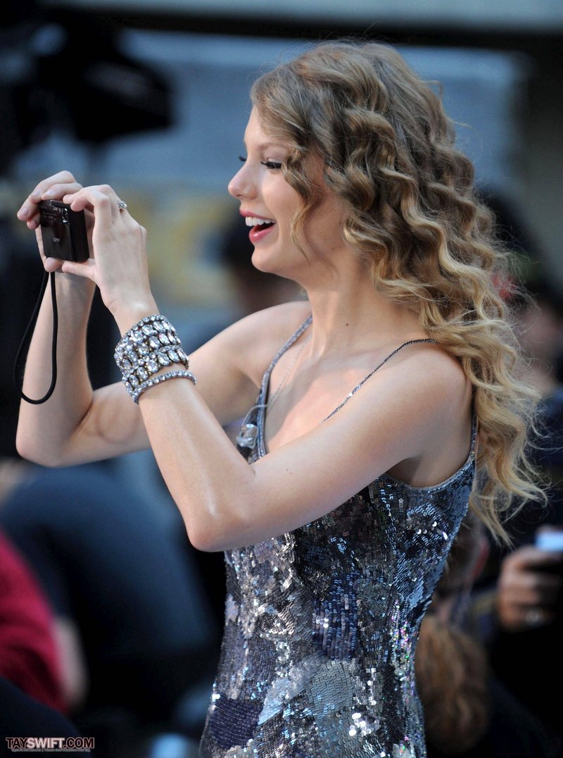 Taylor Swift at The Today Show — photo 238