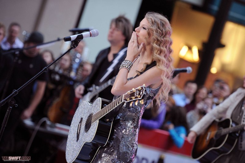Taylor Swift at The Today Show — photo 302