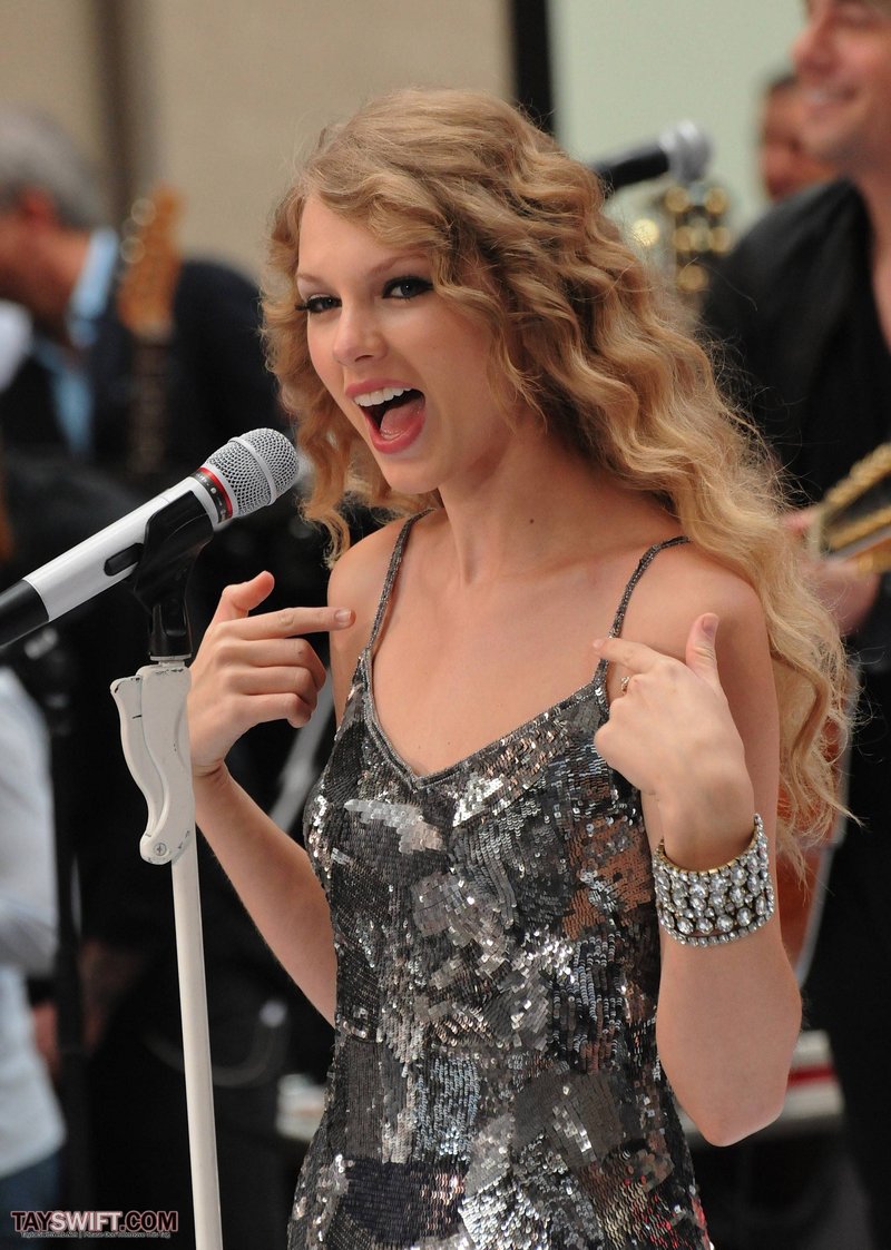 Taylor Swift at The Today Show — photo 341
