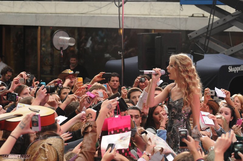 Taylor Swift at The Today Show — photo 347