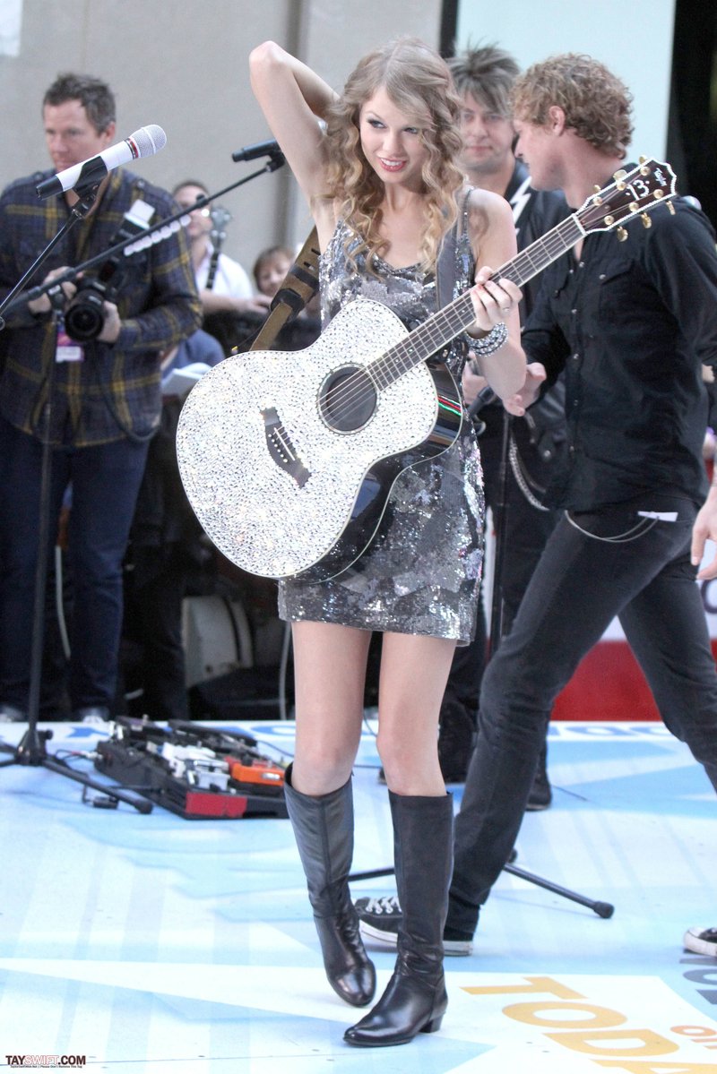 Taylor Swift at The Today Show — photo 351