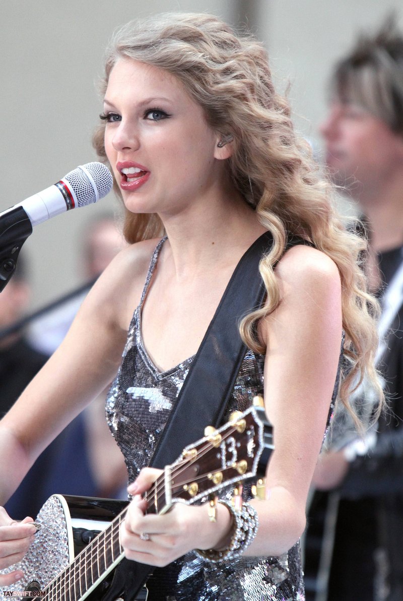 Taylor Swift at The Today Show — photo 355