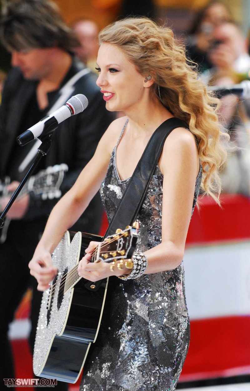 Taylor Swift at The Today Show — photo 378