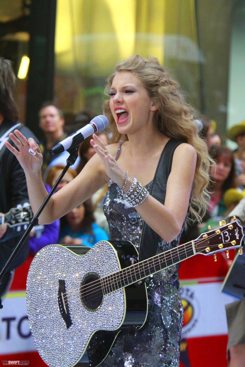 Taylor Swift at The Today Show — photo 392