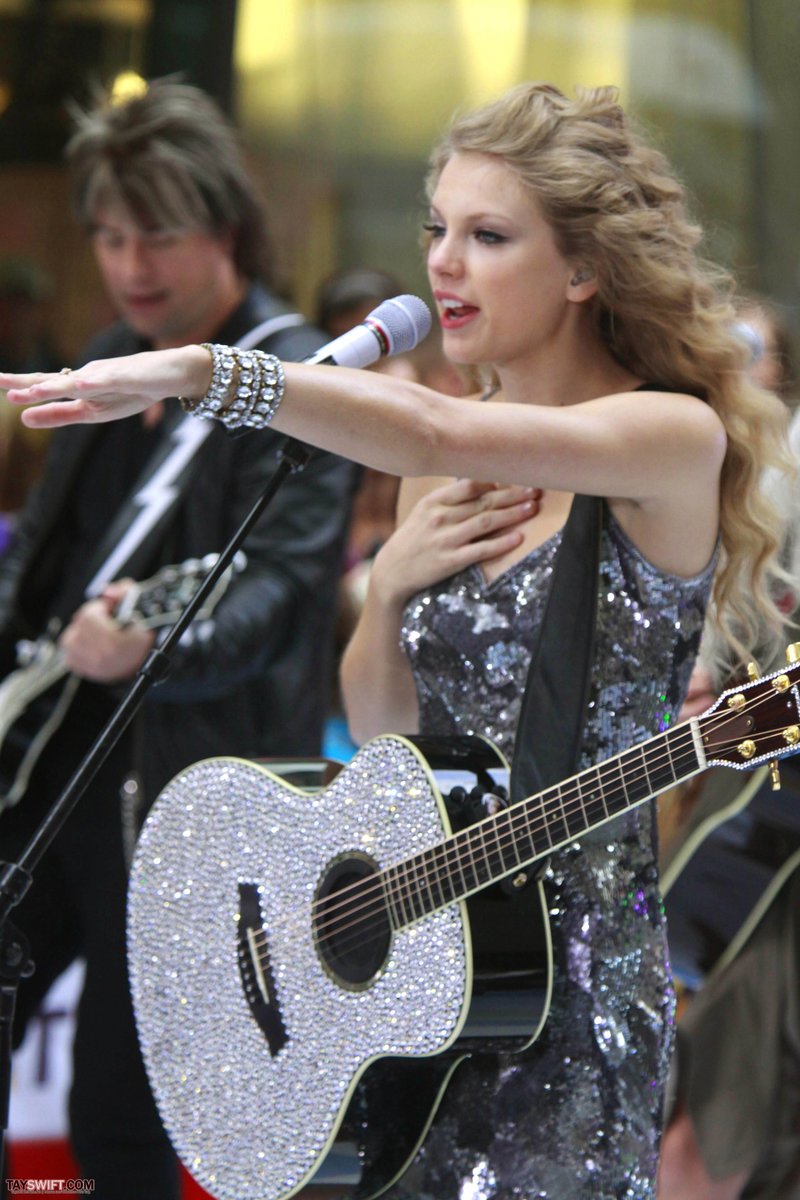 Taylor Swift at The Today Show — photo 393