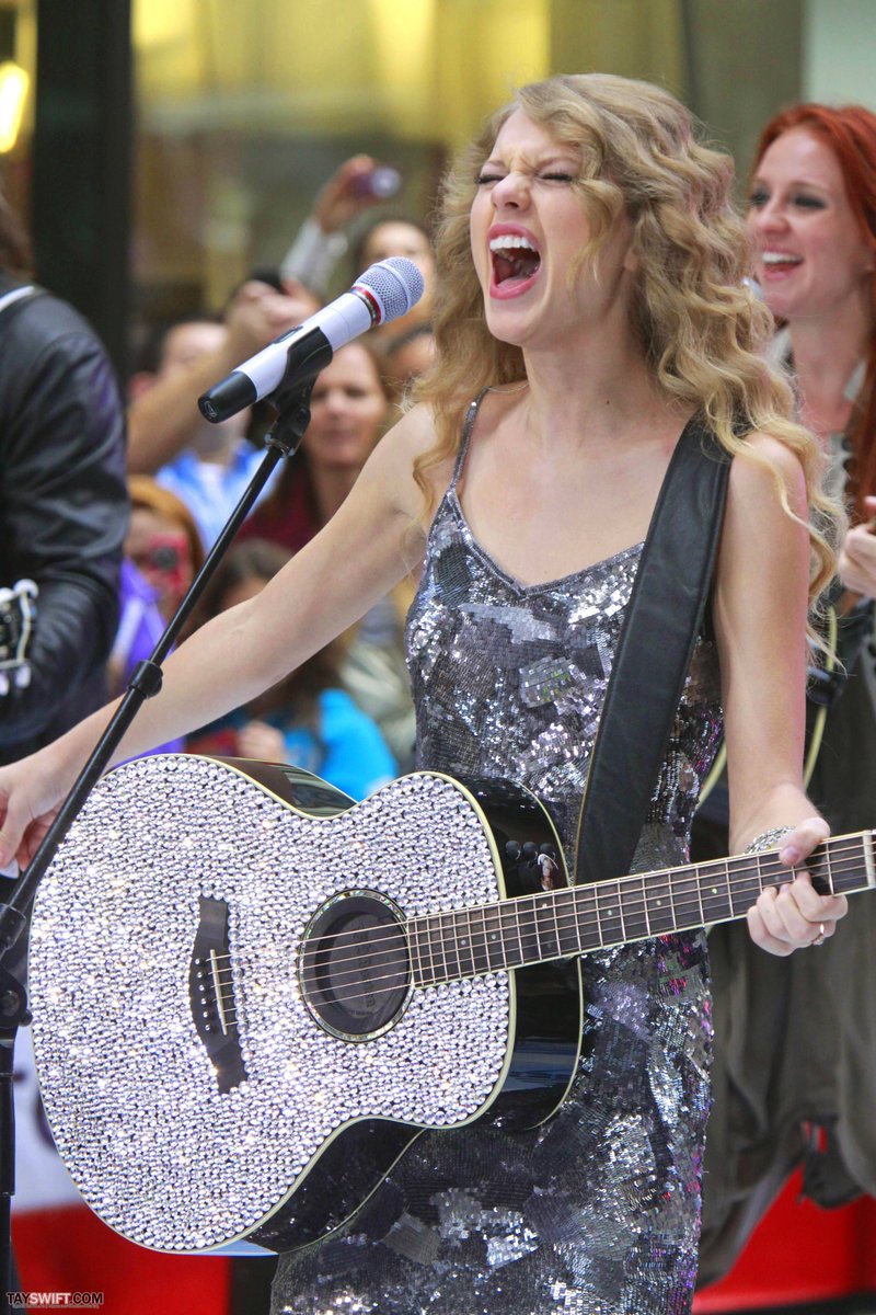 Taylor Swift at The Today Show — photo 394