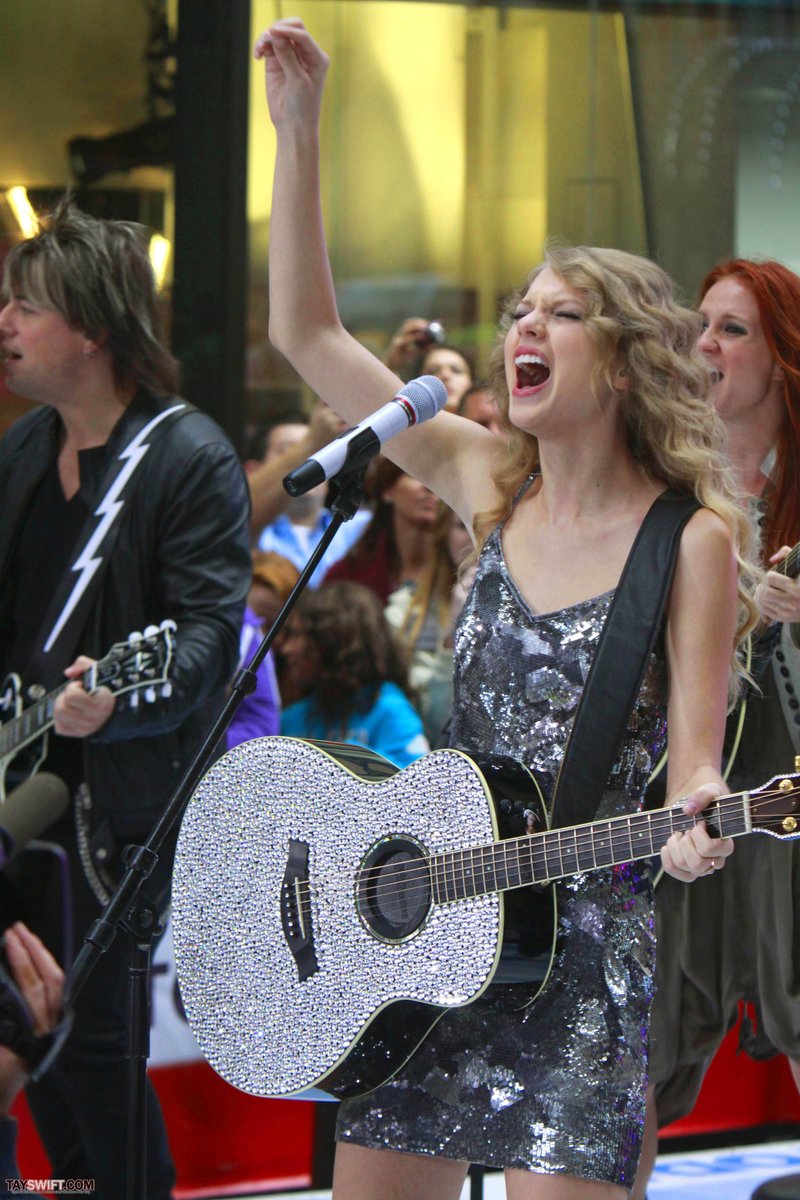 Taylor Swift at The Today Show — photo 395